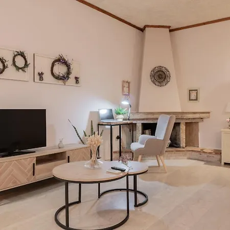Apartment Spiros' In Central Location *